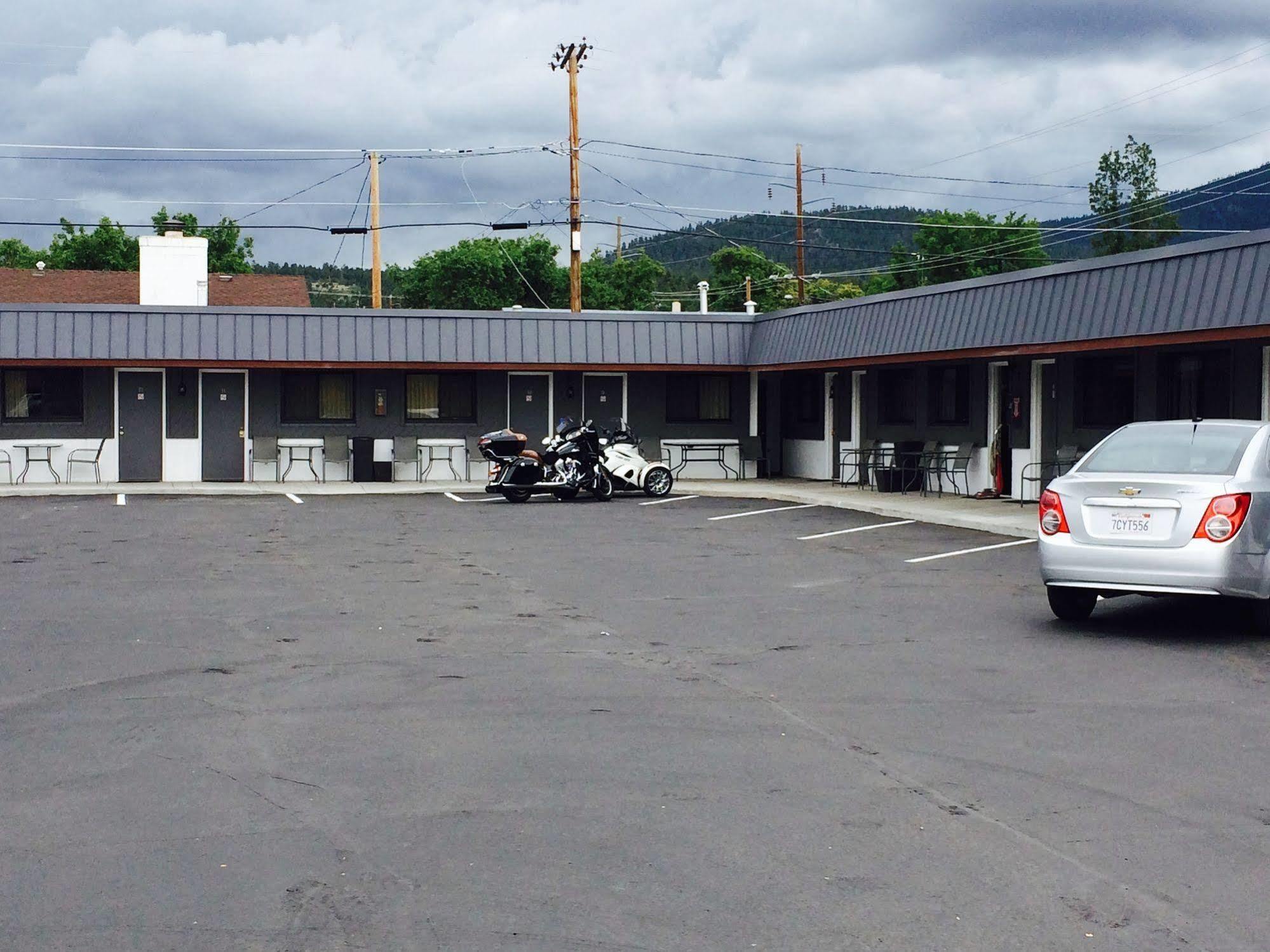 Highlander Motel Williams Eksteriør bilde